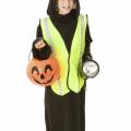 Safety experts advise trick-or-treaters to carry a flashlight, wear shoes that fit properly, avoid long costumes that could cause tripping and use reflective tape on costumes and candy buckets. (Photo by Lisa F. Young/Photos.com)