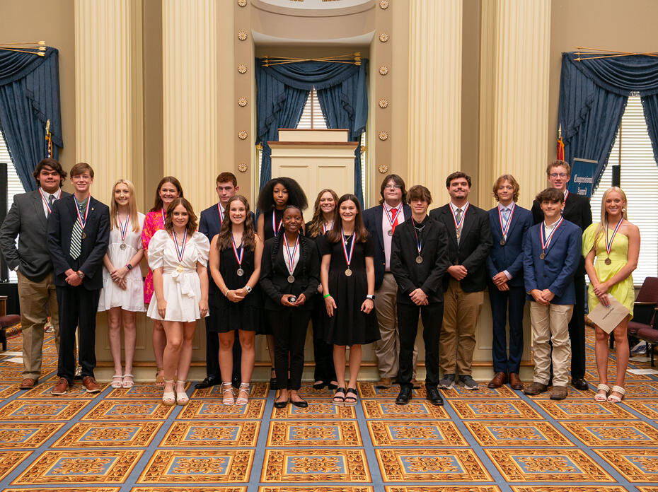 A group of 4-H’ers pose for a group photo at the Congressional Awards ceremony.