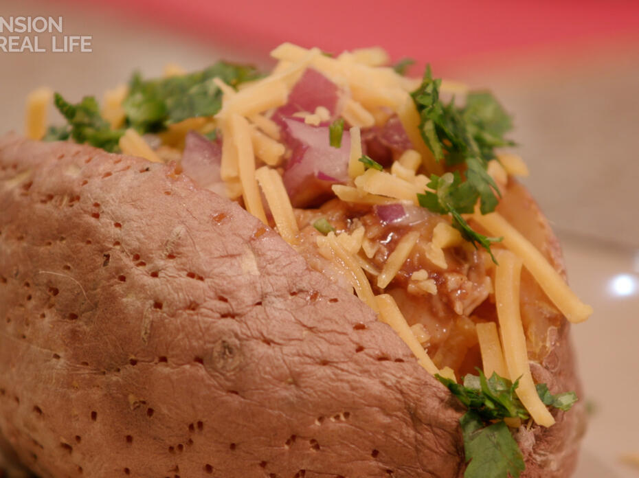 barbecue chicken stuffed sweet potoato