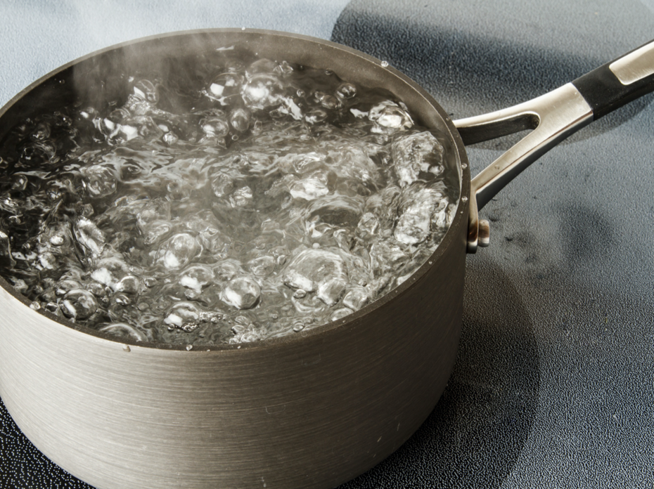 pot of boiling water