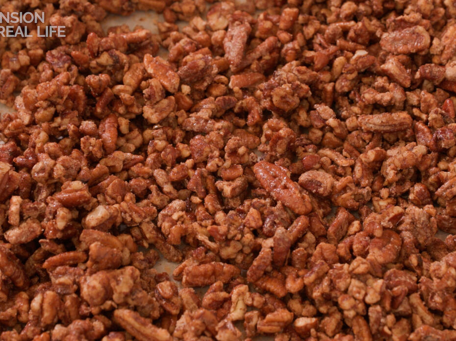 close up of cinnamon spice candied pecans