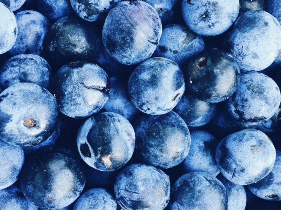 A group of blueberries.