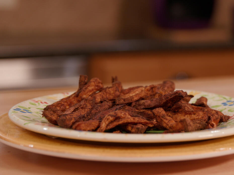 A plate of sweet potoato fries