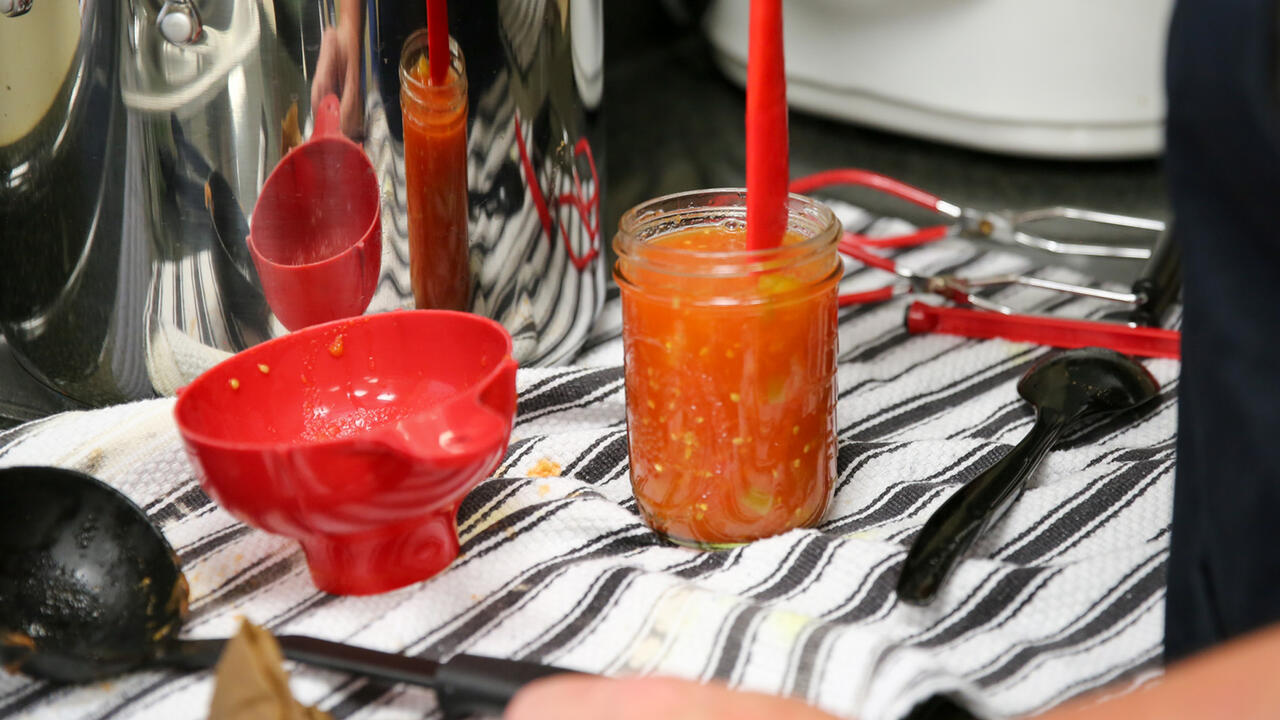 Canning tomatoes