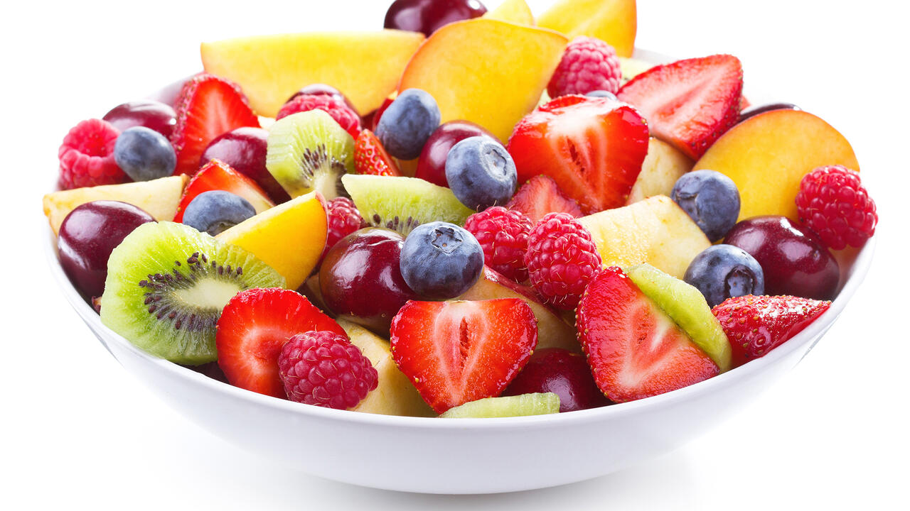 A bowl of various fruits